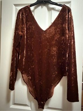 NWT a.n.a Brown Velvet V‑Neck Long‑Sleeve Bodysuit